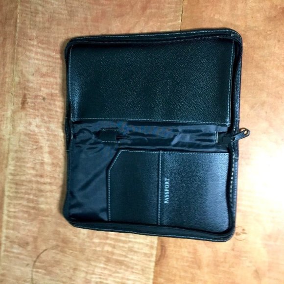 Insight Vacation Passport Wallet - Picture 7 of 12